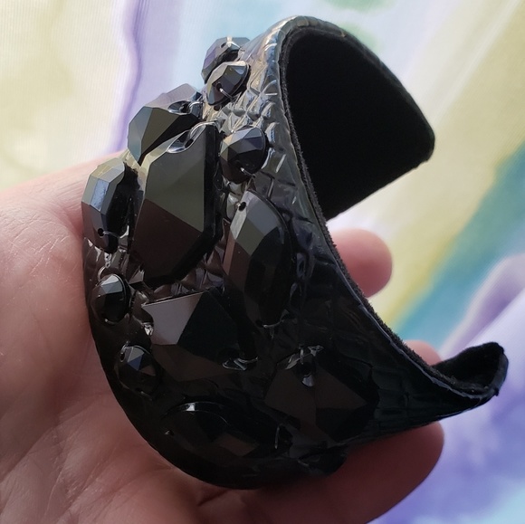 Cuffed Rhinestone Express Bracelet - Picture 2 of 4